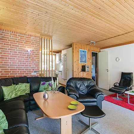 Three-bedroom Holiday In Nyaraló